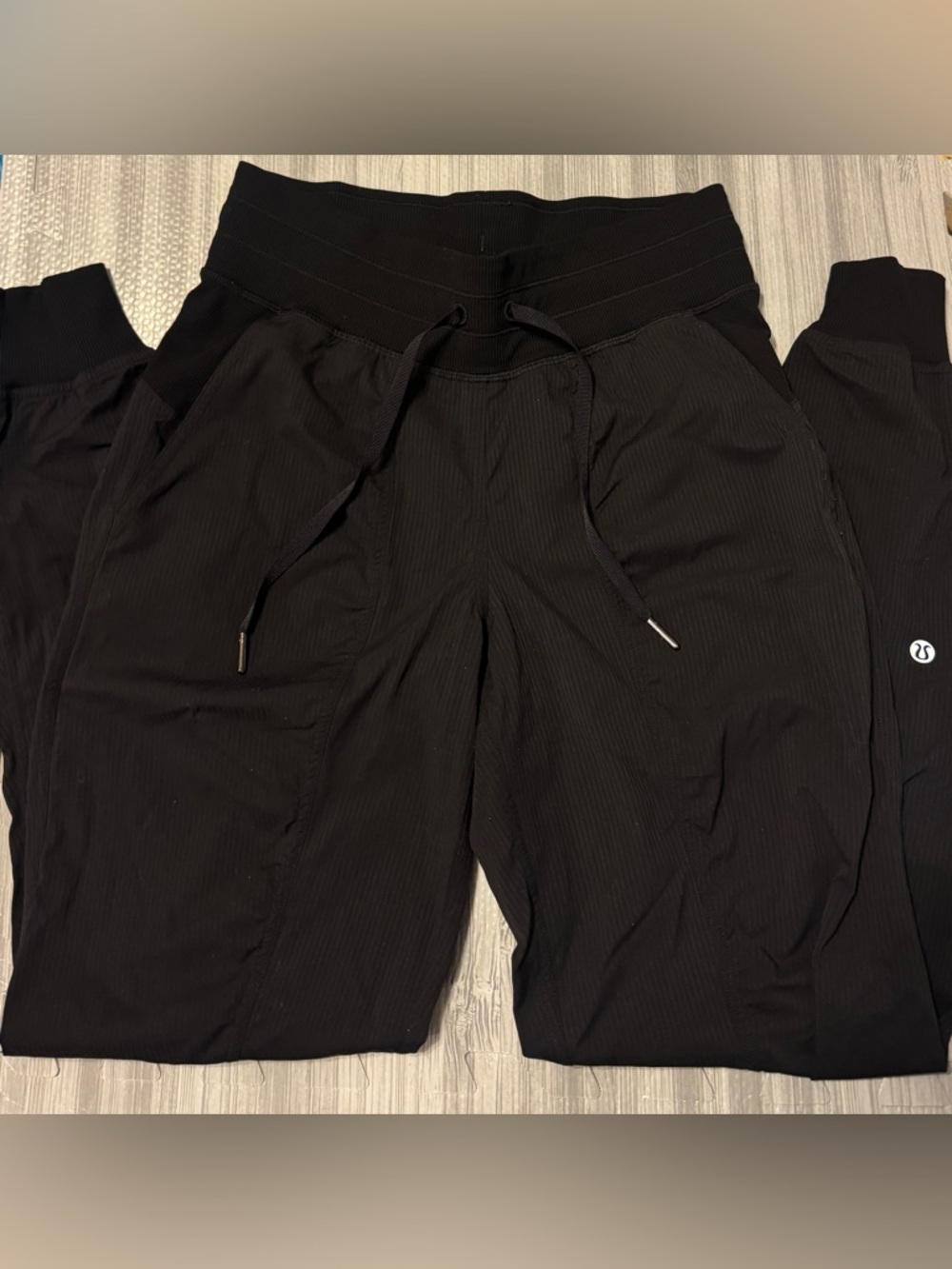 Dance studio mid rise joggers black size 4